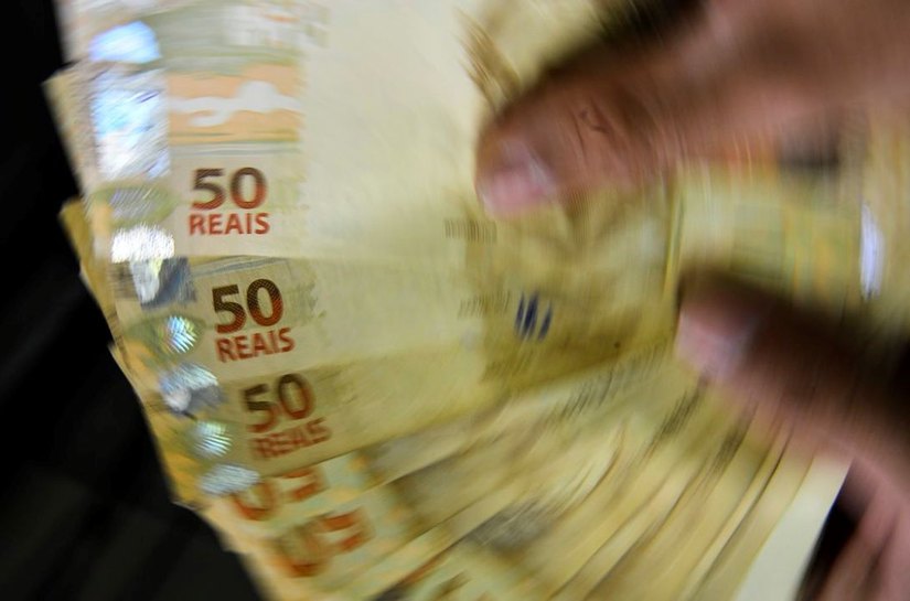 Salário mínimo de R$ 1.320 entra em vigor nesta segunda