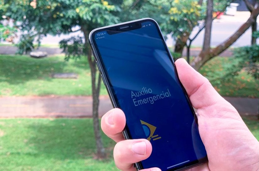 Trabalhadores nascidos em outubro podem sacar auxílio emergencial