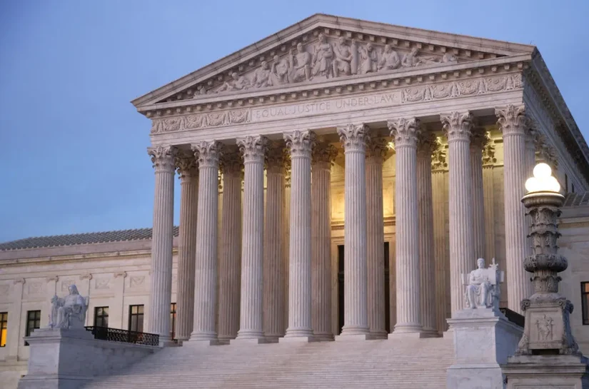 Trump recorre à Suprema Corte para acabar com cidadania por nascimento