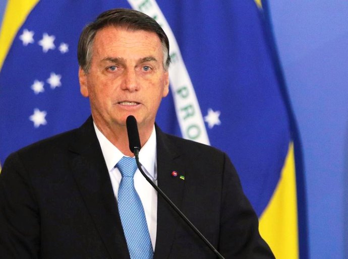 Presidente diz que não teve intenção de agredir outros Poderes