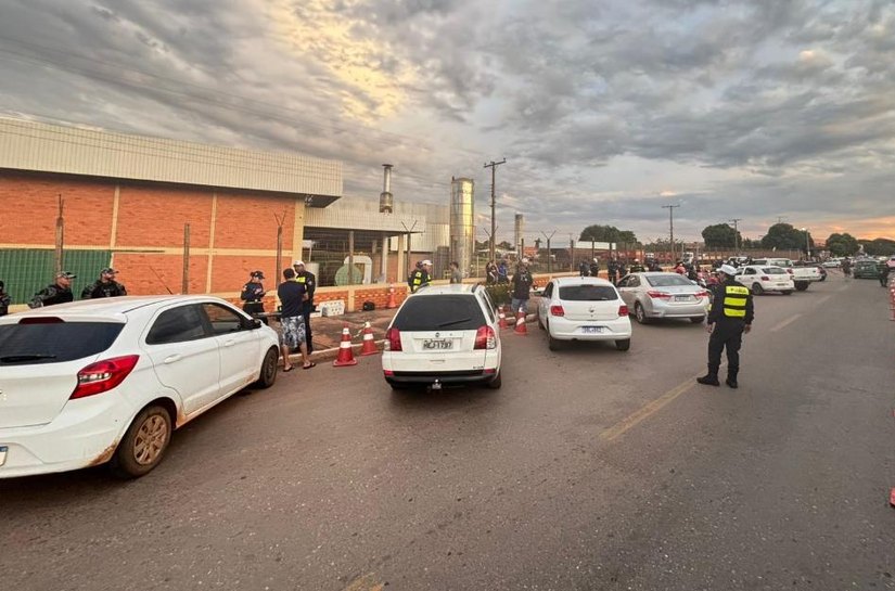 Operação Lei Seca prende seis motoristas por embriaguez ao volante, desobediência e porte ilegal de arma