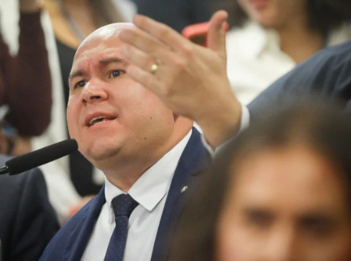Presidente da CPI do 8 de Janeiro manda expulsar o deputado matogrossense, Abílio Brunnini, do PL