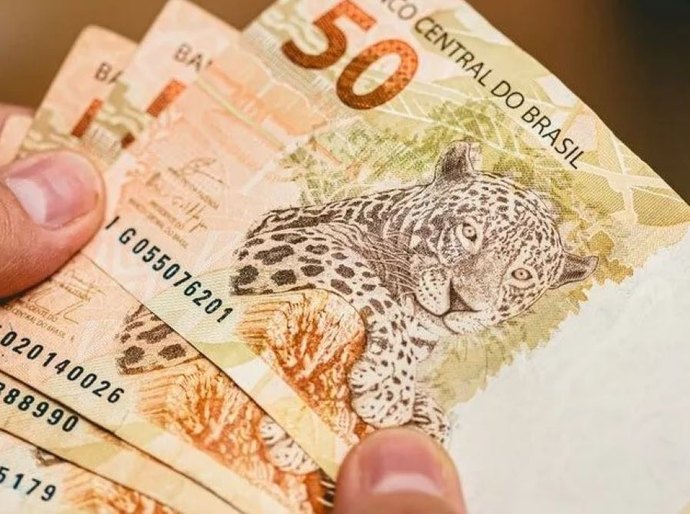 Pente-fino no Bolsa Família mira beneficiários que entraram na véspera da eleição de 2022, diz ministro