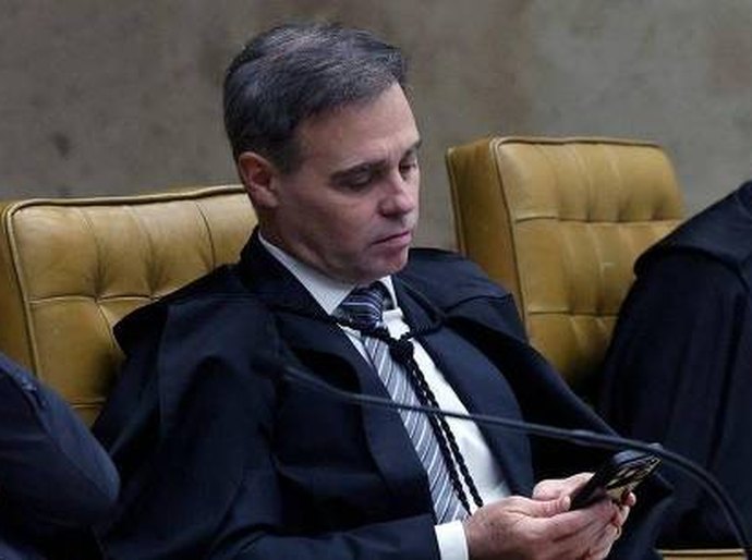 Moraes rebate Mendonça sobre 'PF paralela' e diz que alegação é 'patética'