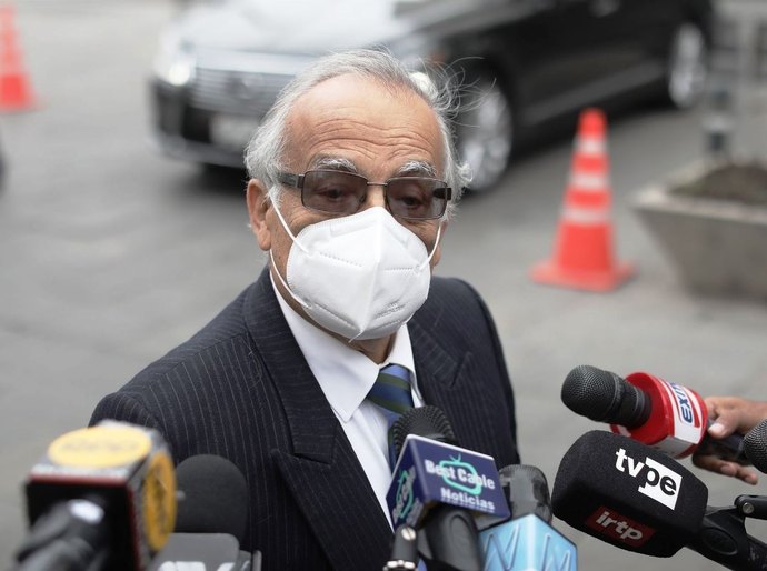 O primeiro-ministro peruano elogia a política econômica de Hitler e desencadeia a rejeição da Alemanha e de Israel