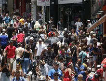 População brasileira chega a 213,4 milhões em julho de 2025