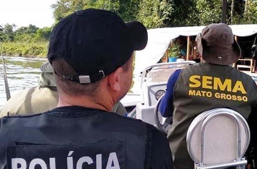 Duas balsas são apreendidas por fiscais da Sema em MT