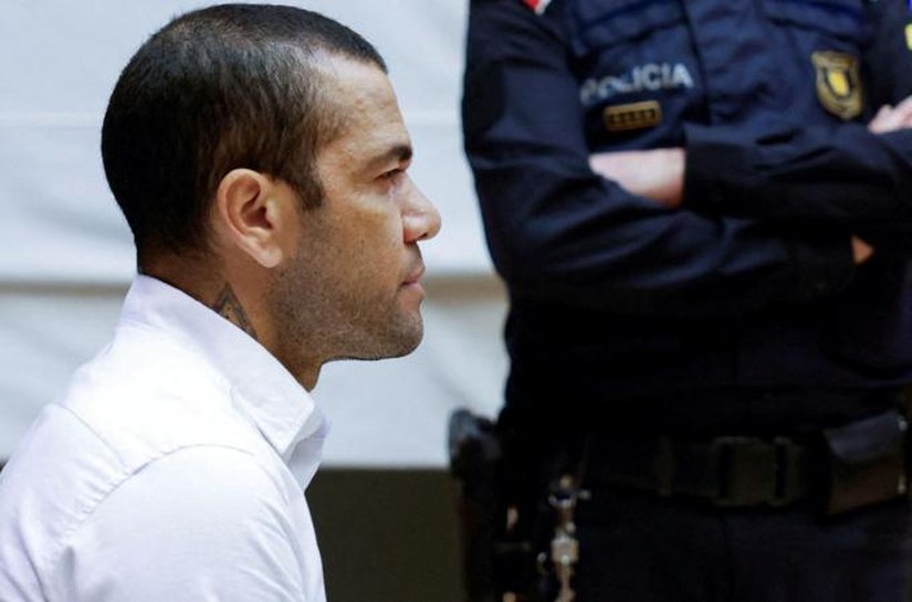 Daniel Alves é condenado por 'agressão sexual' na Espanha; entenda o caso