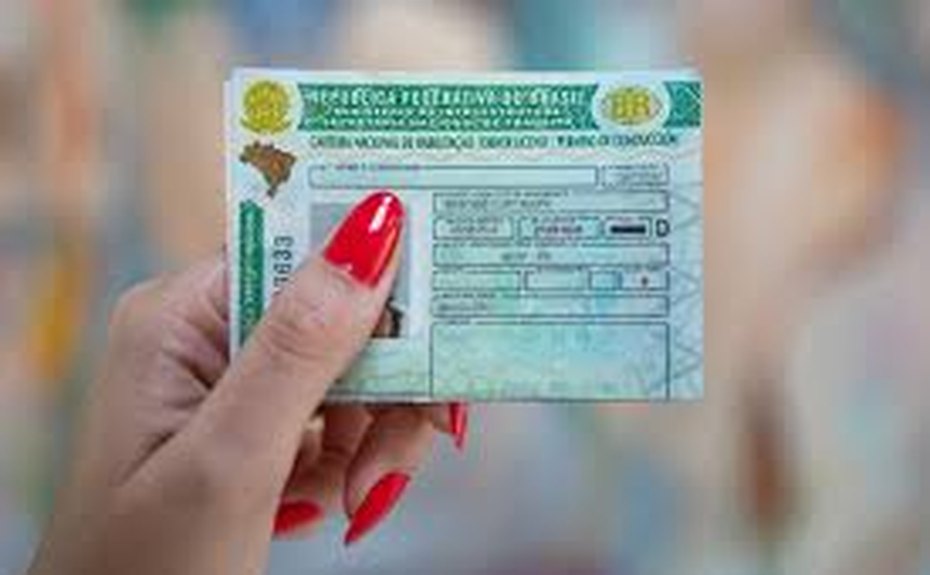 Governo lança aplicativo com aulas gratuitas para CNH e oficializa novas regras nesta terça