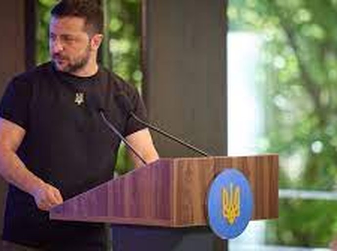 Zelensky diz que Rússia pode ficar sem navios se ataques a portos ucranianos continuarem