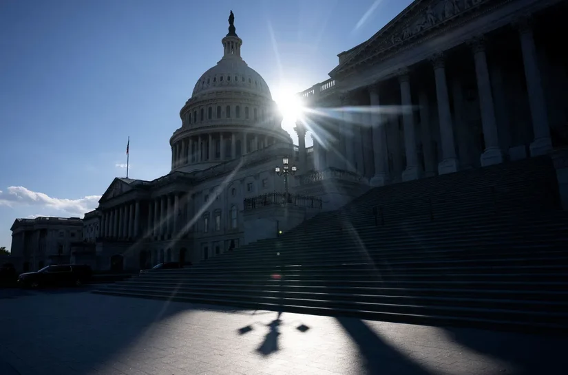 Trump cancela assinatura de projeto de lei e inicia crise com o Congresso
