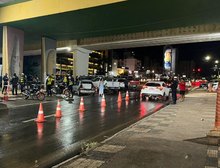 Operação Lei Seca fiscaliza 200 veículos e prende um condutor