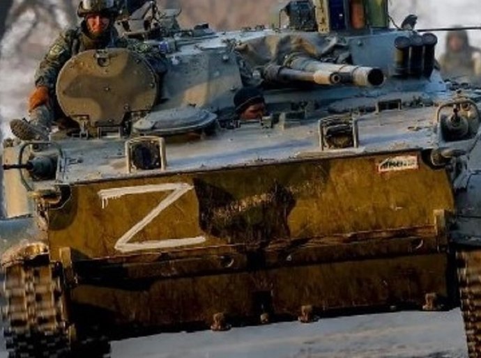 Mesmo com promessa russa de redução da ofensiva, ataques continuam nos subúrbios de Kiev