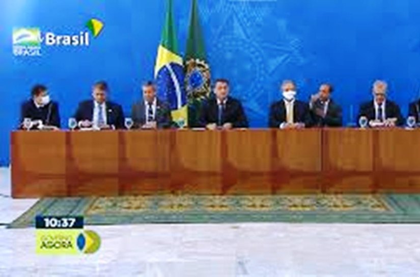 ICMS: Governo propõe mudar ou fixar valor para reduzir preço dos combustíveis