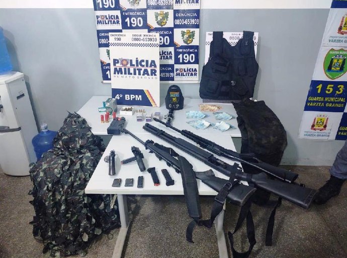 Força Tática apreende arsenal de armas de fogo e munições