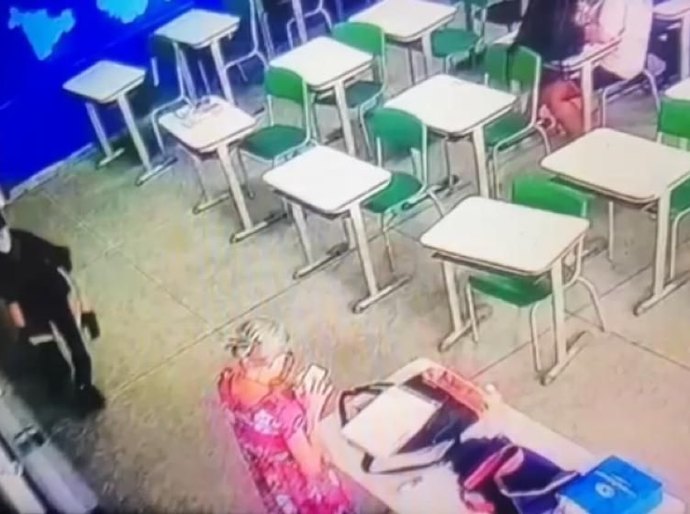 Professora de 71 anos morre após ser esfaqueada por aluno em escola de SP