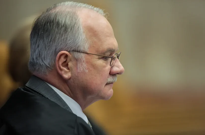 Fachin assume STF com pautas sobre Ferrogrão e vínculo na uberização