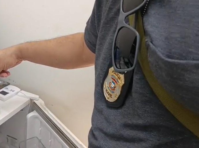 Polícia Civil prende enfermeira por exercício ilegal da medicina e comercialização de medicamentos irregulares