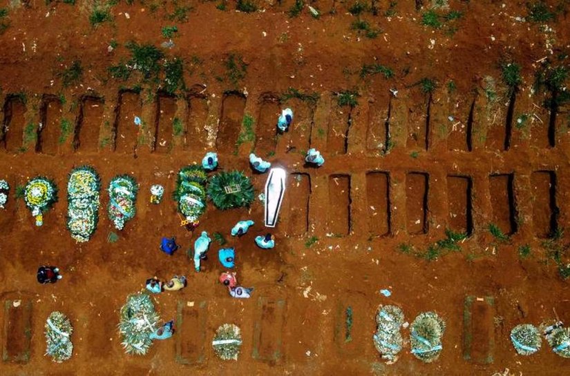 Brasil ultrapassa 300 mil mortes por Covid-19