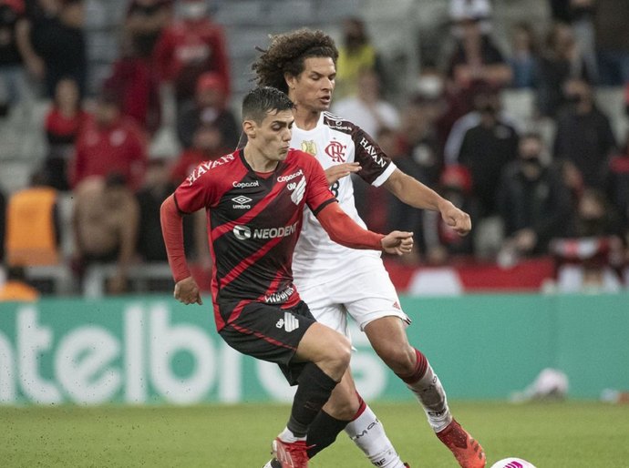 Flamengo e Athletico-PR disputam vaga na final da Copa do Brasil