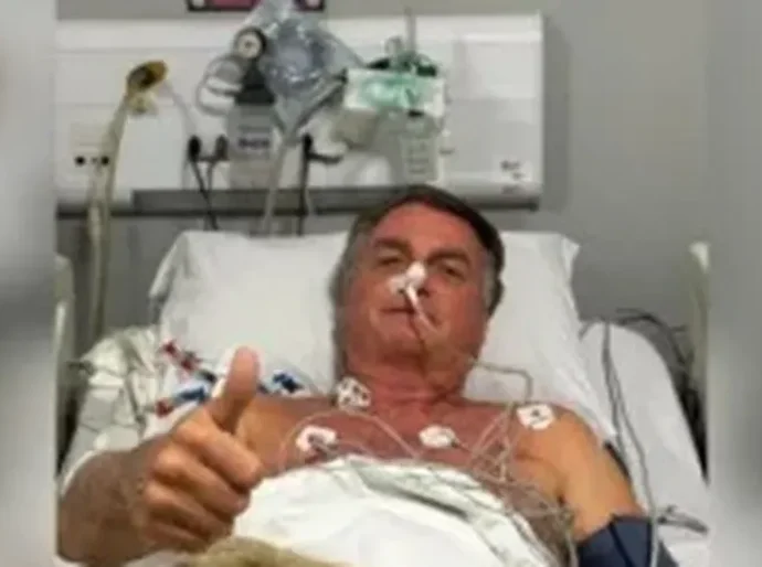 Cirurgia deste domingo é a mais longa feita por Bolsonaro desde 2018