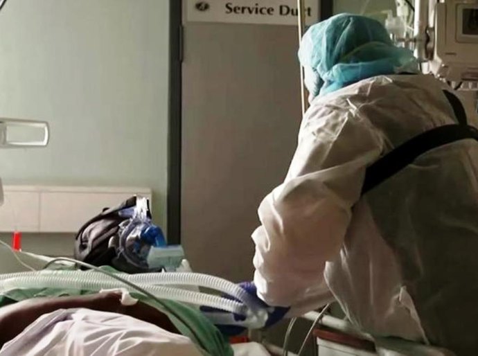 Progresso contra a Covid-19 pode ser apagado pelas variantes, diz diretor do CDC