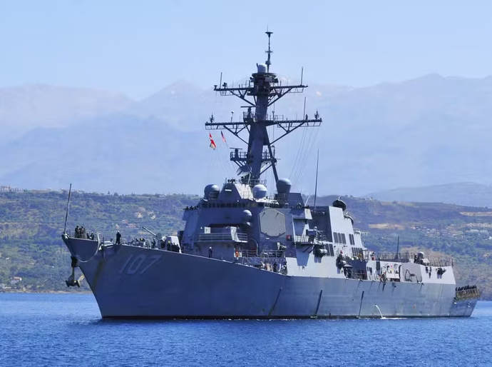 Lançadores de mísseis e proteção contra armas químicas: como são os navios de guerra dos EUA mandados para a costa da Venezuela