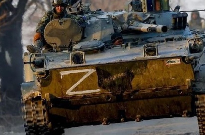 Mesmo com promessa russa de redução da ofensiva, ataques continuam nos subúrbios de Kiev