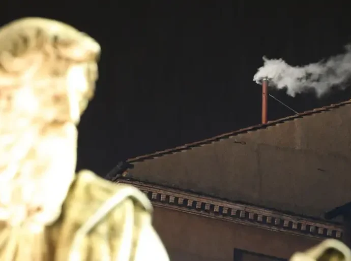 O segredo por trás da fumaça do Vaticano na eleição do papa