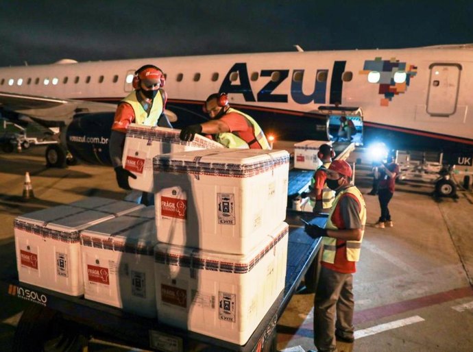 Mato Grosso recebe 24 mil doses da vacina contra a Covid 19 AstraZeneca