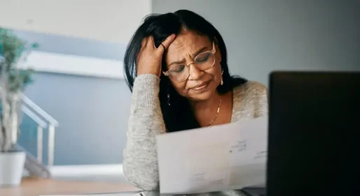 'Meu nome está sujo em 5 bancos por causa de bets': a angústia de brasileiros em meio ao endividamento recorde