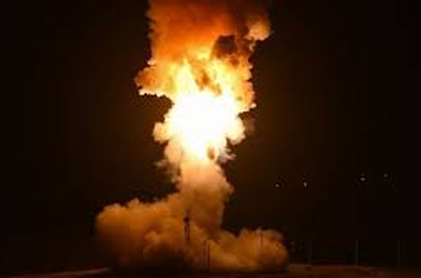 Força Aérea dos Estados Unidos testa míssil intercontinental com capacidade nuclear