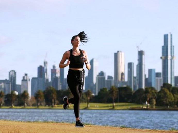 Coronavírus: como 'pandemia de sedentarismo' causada pela covid-19 pode levar a surto de obesidade