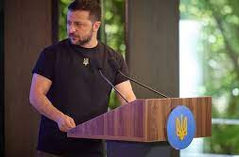 Zelensky diz que Rússia pode ficar sem navios se ataques a portos ucranianos continuarem