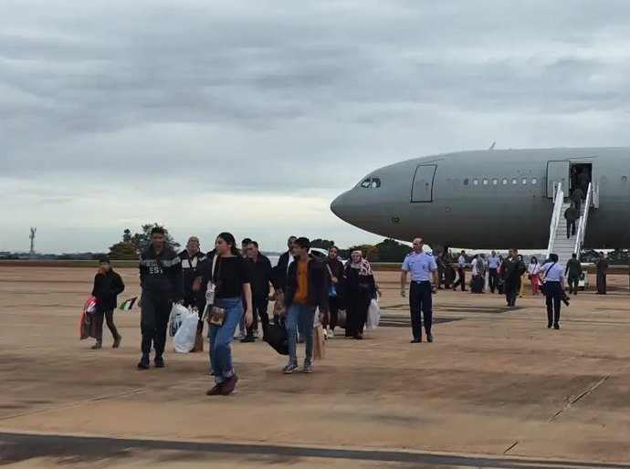 Terceiro grupo de repatriados vindos de Gaza chega ao Brasil