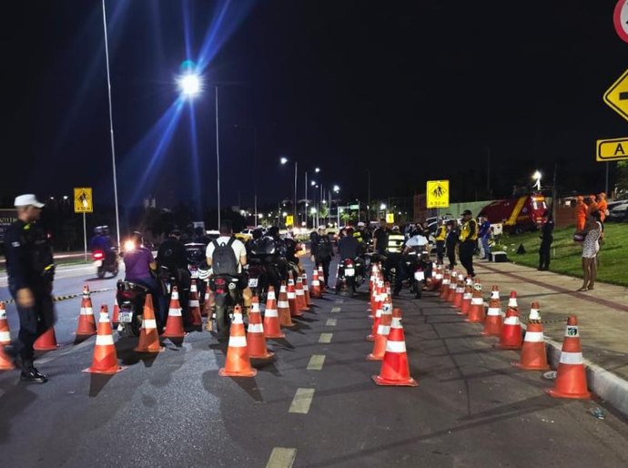 Quatro pessoas são presas em Cuiabá durante operação de fiscalização com foco em motocicletas