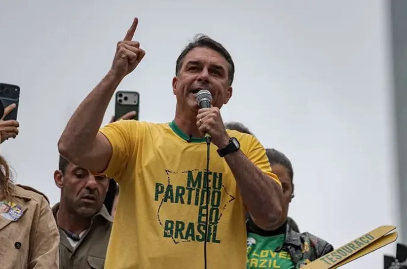 Flávio Bolsonaro é investigado por lavagem de dinheiro, evasão de divisas e corrupção no caso 'Dark Horse'; Mendonça mantém inquérito sob sigilo