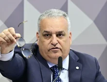 CPMI do INSS: relator pede indiciamento de mais de 200 pessoas, incluindo 'Lulinha' e ex-ministros de Lula e Bolsonaro