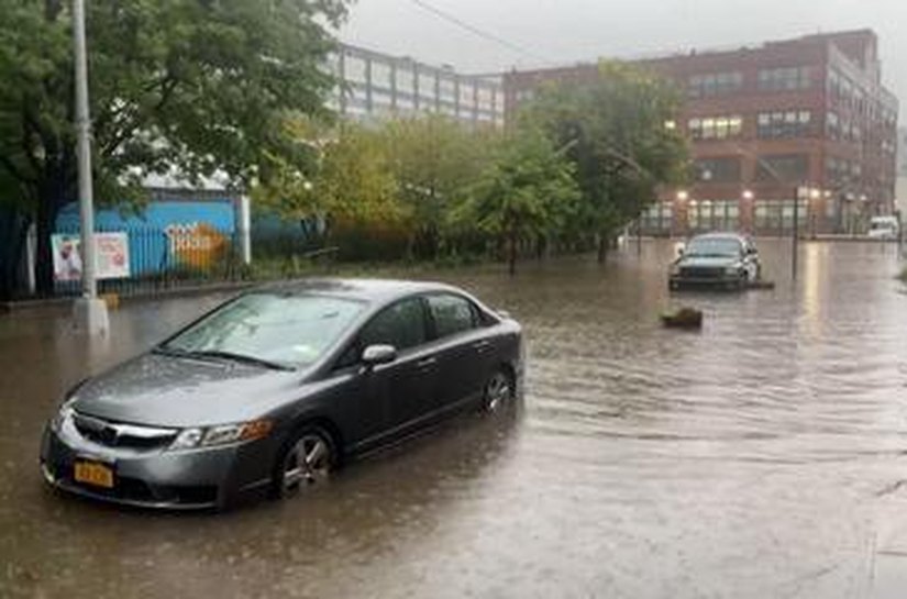 Temporal fora de época alaga Nova York, e governadora declara estado de emergência