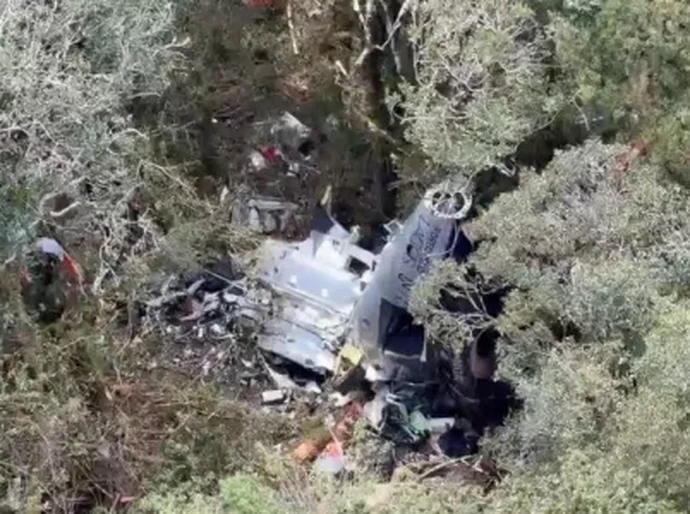Destroços de helicóptero com cantor Rick são encontrados; não há sobreviventes