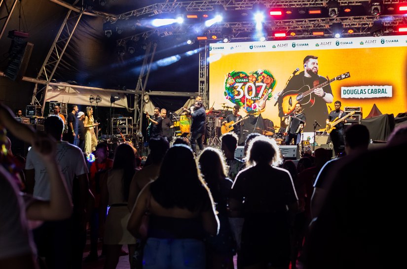 Mais de 60 mil pessoas celebram 307 anos de Cuiabá em abertura histórica no Parque das Águas