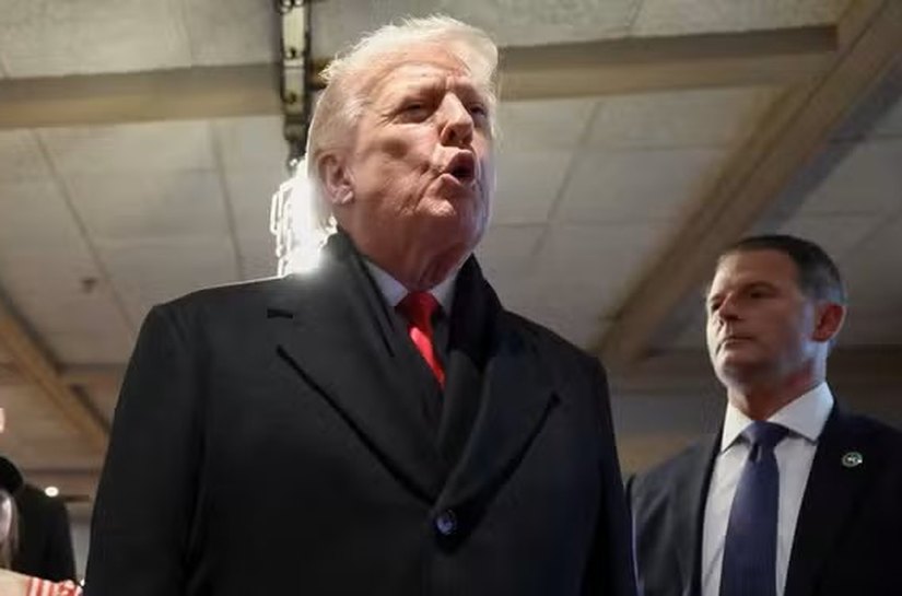 Trump diz que regime de Cuba vai cair 'muito em breve'