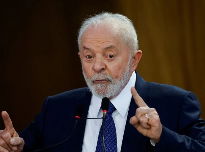 Lula pede apuração interna antes de fazer troca na Abin