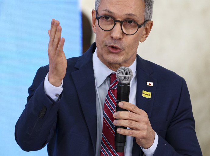 Kassab articula Zema para vice de Flávio Bolsonaro em chapa presidencial