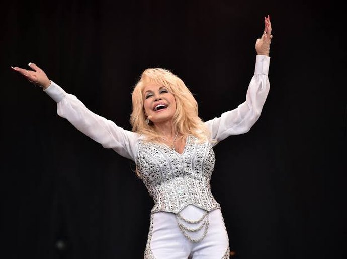 Dolly Parton, lenda da música country, morre aos 80 anos