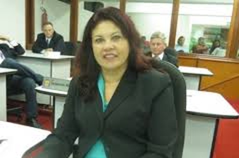 MP vai investigar Mirian Pinheiro, prima de Emanuel, por exigir que servidores vão para a rua pedir votos ao prefeito