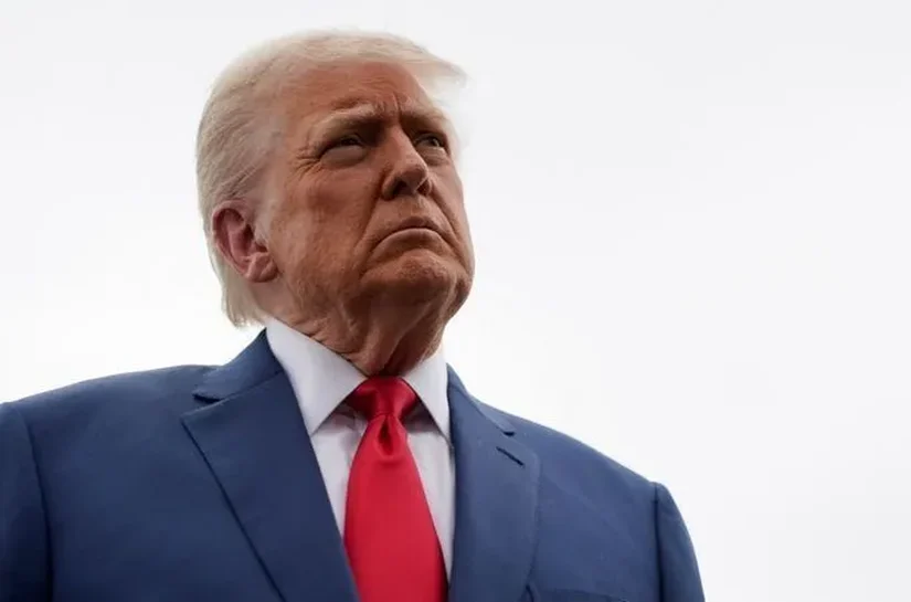 'Todos deveriam se retirar de Teerã imediatamente', alerta Trump