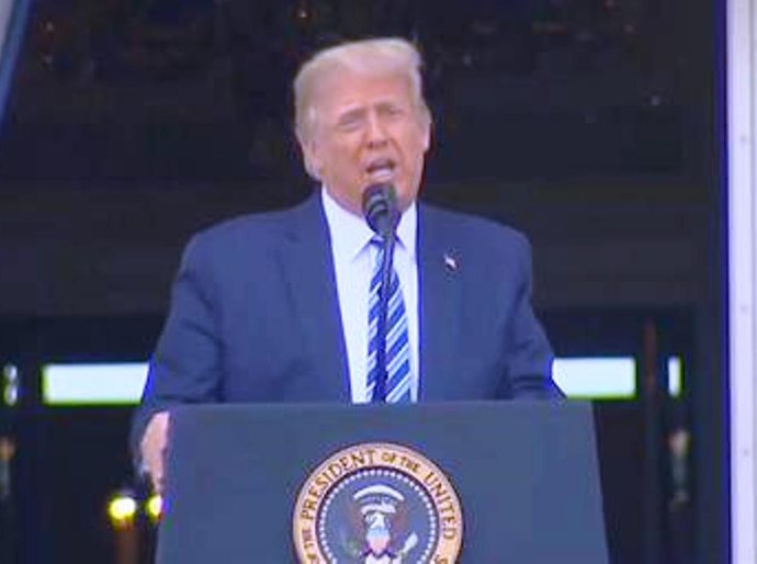 'Estou me sentindo ótimo', diz Trump em primeiro discurso pós Covid-19