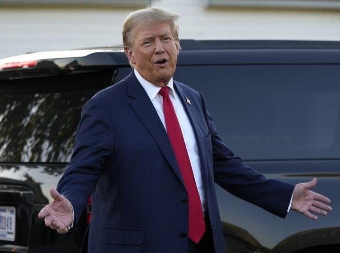 A batalha para transmitir ao vivo o primeiro julgamento criminal contra Donald Trump