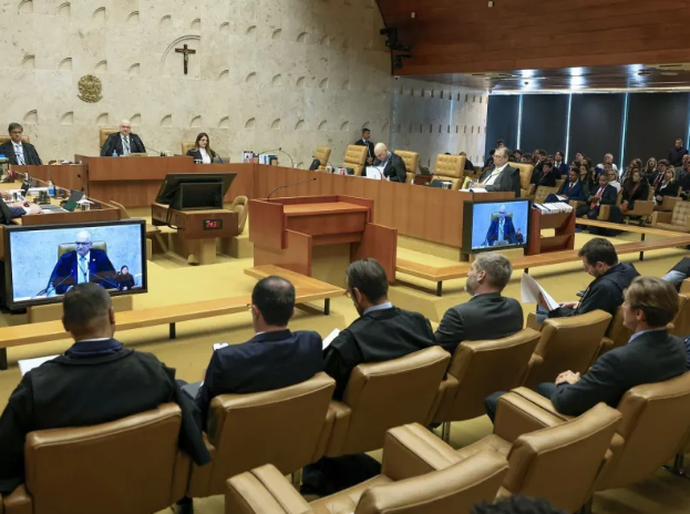 STF se frustra com Itamaraty e lamenta 'descaso' na crise com EUA